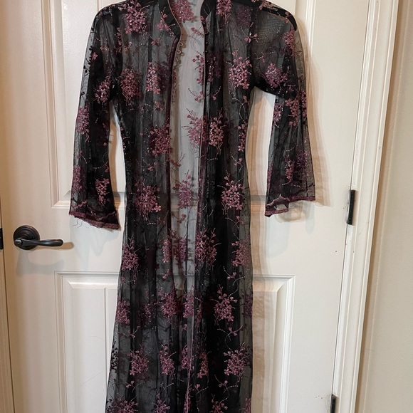 Netted Gown - Picture 2 of 3